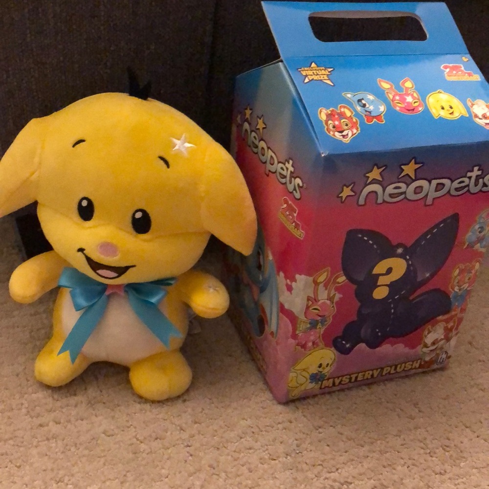 Kacheek Blind Box Neopets Mystery Plush NWT Virtual Code